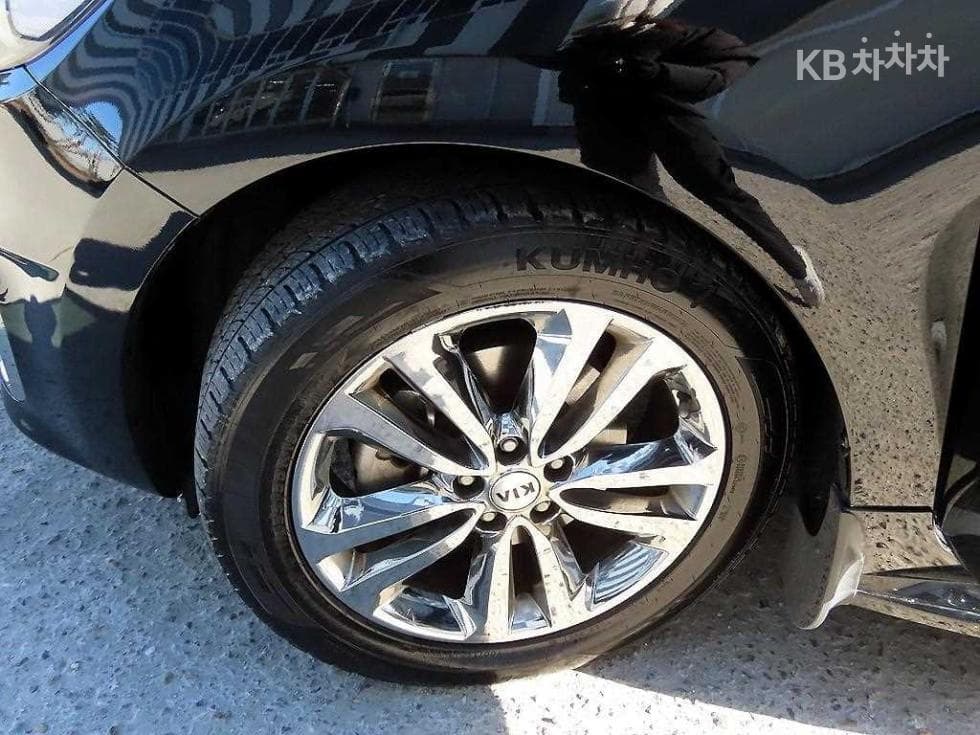 Киа All New Канивал7-местен (Лимузин) 2.2 Дизел Лимузин VIP - 20