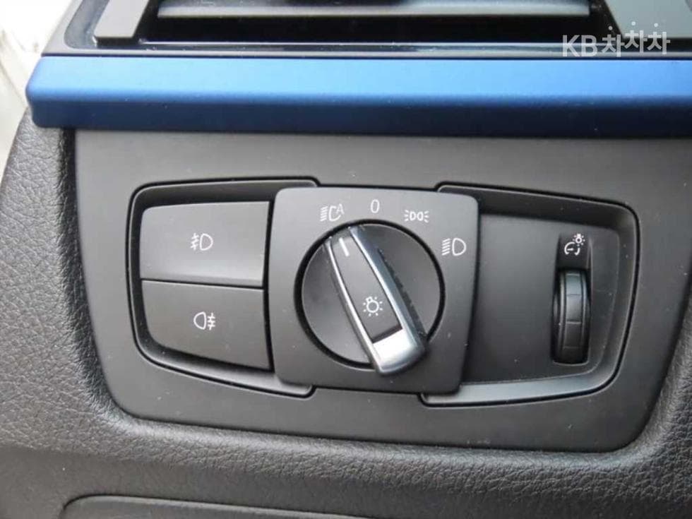 BMW Нов3 Серия320d M퍼포먼스에디션 - 11