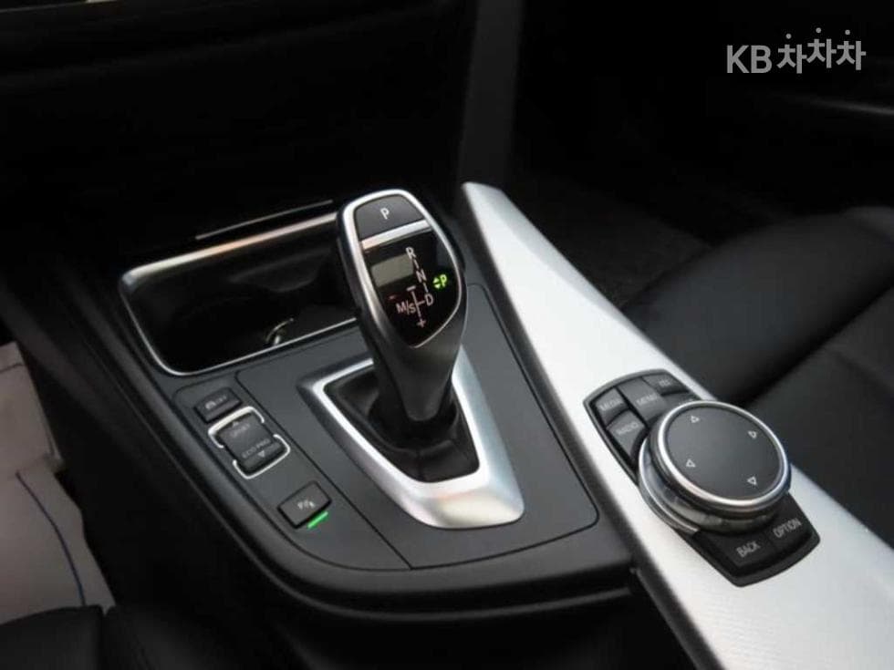 BMW Нов3 Серия320d M퍼포먼스에디션 - 16