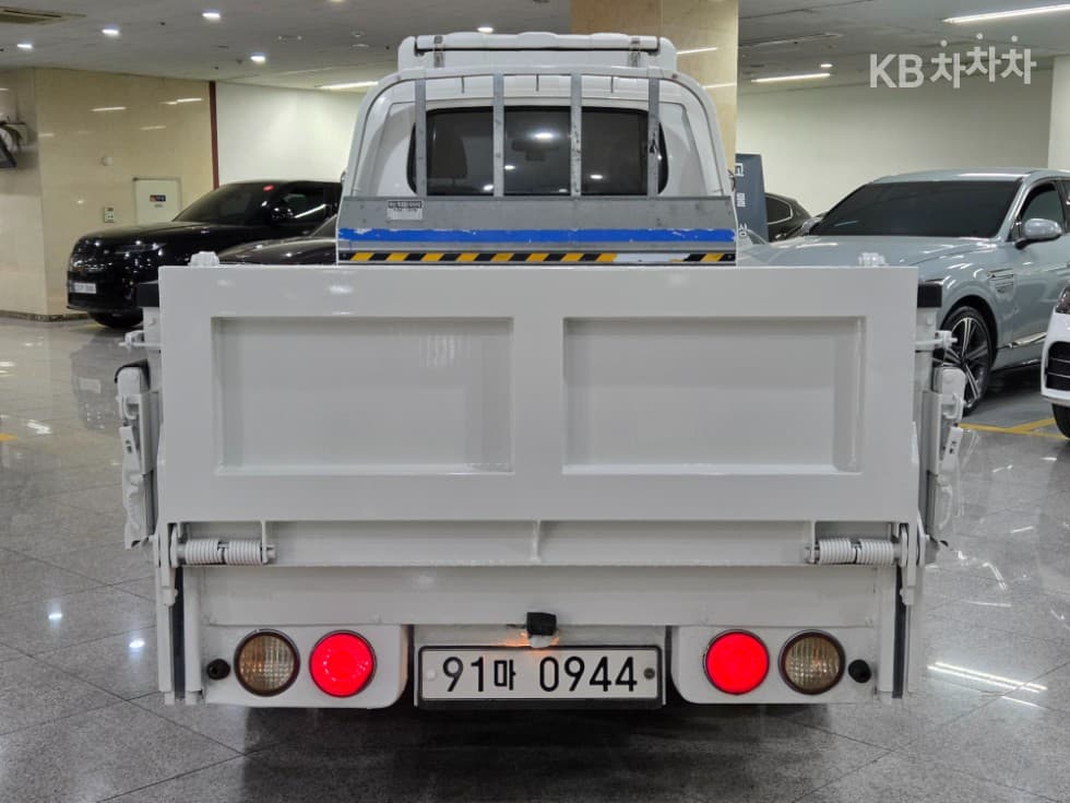Киа The New (фейслифт) Бонго 3 (лек)파워게이트 1 тон 수직형(2단) Королевска кабина Удължено междуосие L - 4