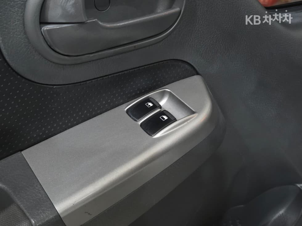 Киа The New (фейслифт) Бонго 3 (лек)파워게이트 1 тон 수직형(2단) Королевска кабина Удължено междуосие L - 15