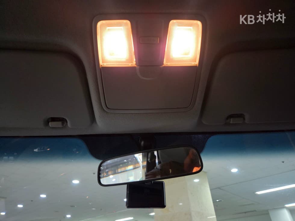 Киа The New (фейслифт) Бонго 3 (лек)파워게이트 1 тон 수직형(2단) Королевска кабина Удължено междуосие L - 16