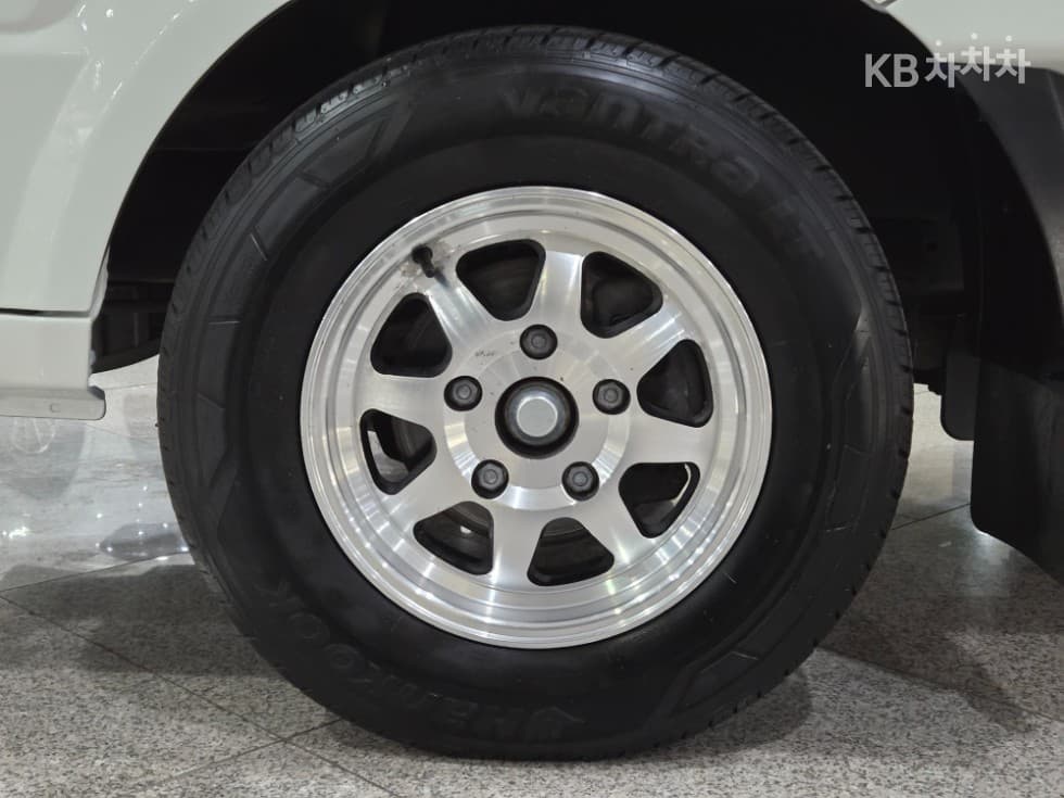 Киа The New (фейслифт) Бонго 3 (лек)파워게이트 1 тон 수직형(2단) Королевска кабина Удължено междуосие L - 20