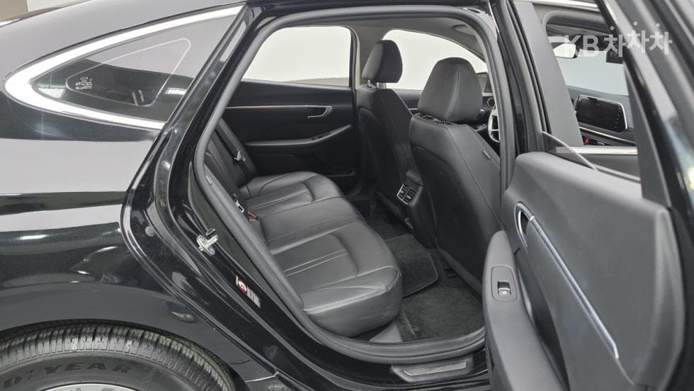 Хюндай Соната (DN8)2.0 LPG Рент-а-кар Смарт - 8