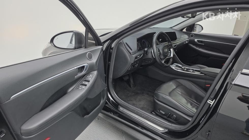 Хюндай Соната (DN8)2.0 LPG Рент-а-кар Смарт - 13