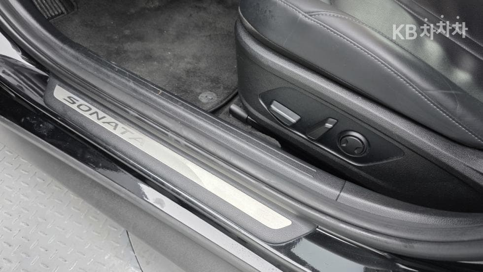 Хюндай Соната (DN8)2.0 LPG Рент-а-кар Смарт - 15