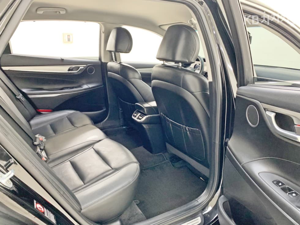 Хюндай The New (фейслифт) Grandeur (Azera)2.5 Exclusive - 15