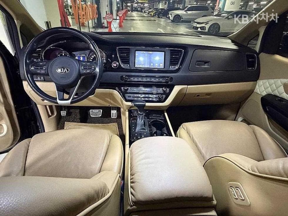 Киа All New Канивал9-местен 2.2 Дизел Висок Лимузин (Канивал) Престиж - 6