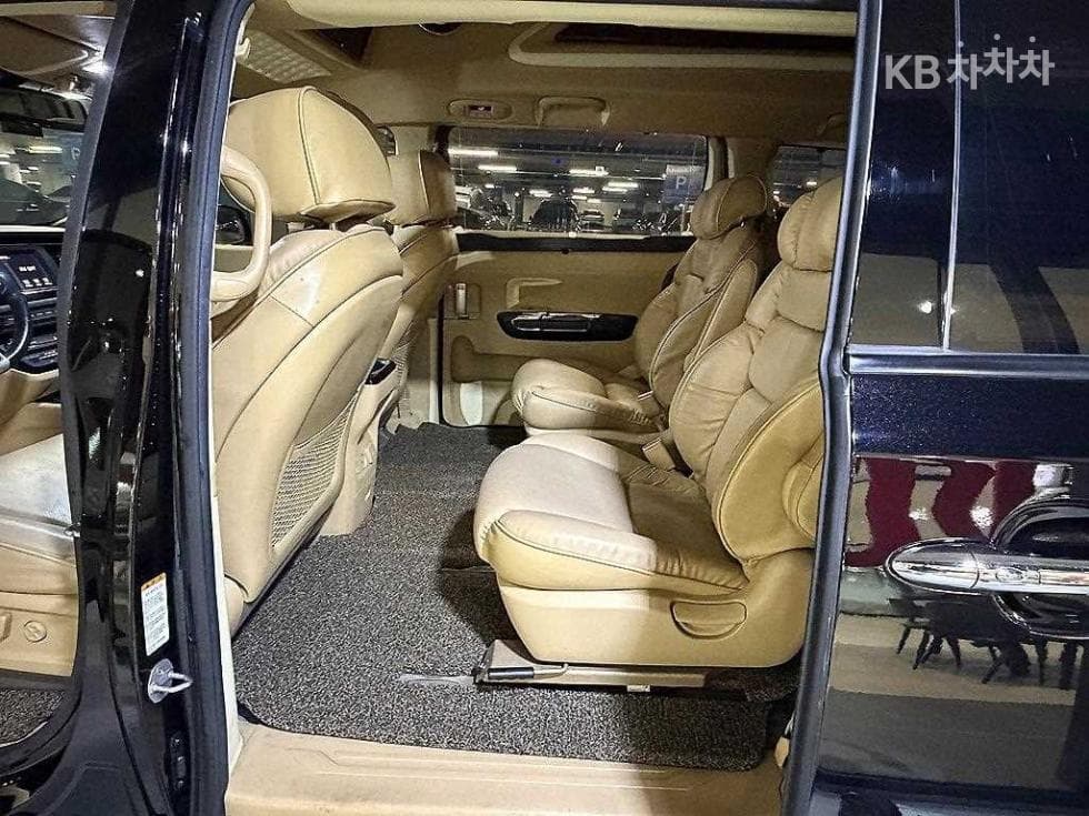 Киа All New Канивал9-местен 2.2 Дизел Висок Лимузин (Канивал) Престиж - 8