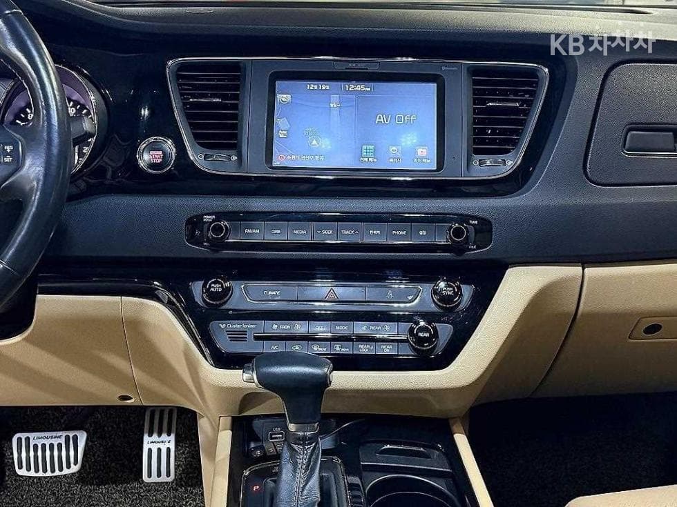 Киа All New Канивал9-местен 2.2 Дизел Висок Лимузин (Канивал) Престиж - 11