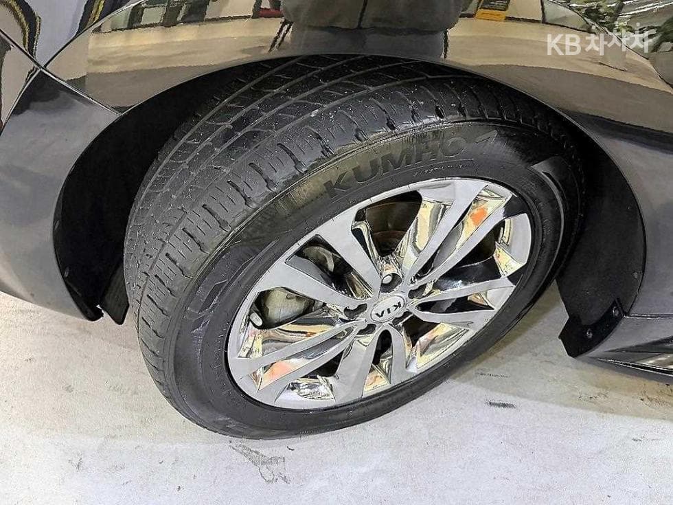 Киа All New Канивал9-местен 2.2 Дизел Висок Лимузин (Канивал) Престиж - 20