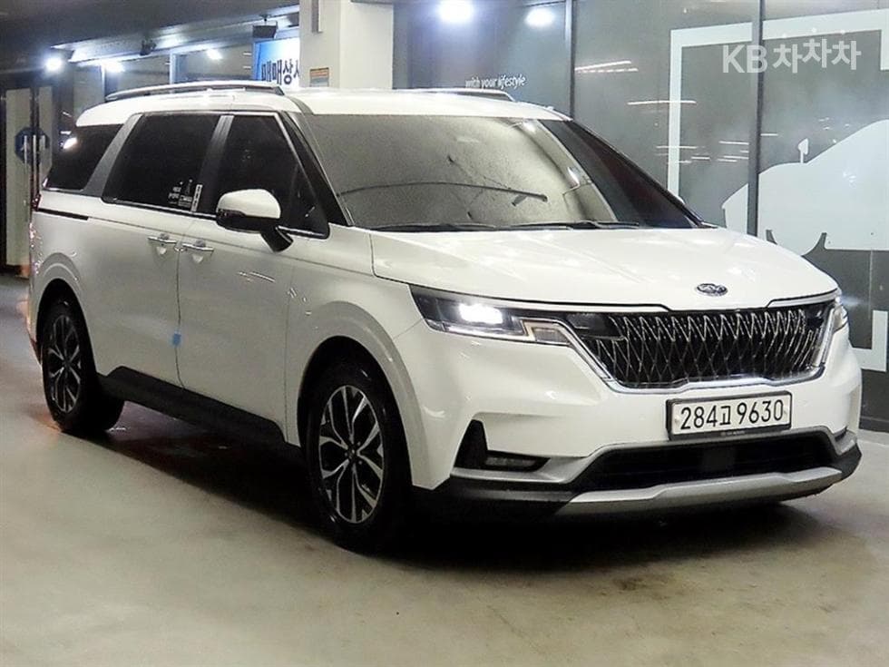 Kia Carnival 4th generation G3.5 GDI 9-seater Prestige - Image 1