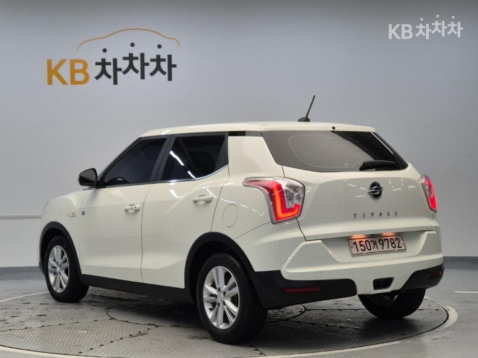 KG Mobility Tivoli 아머1.6 Diesel TX 2WD - 2