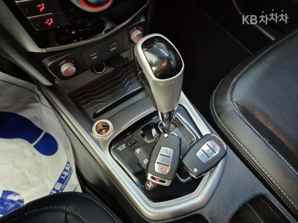 KG Mobility Tivoli 아머1.6 Diesel TX 2WD - 8