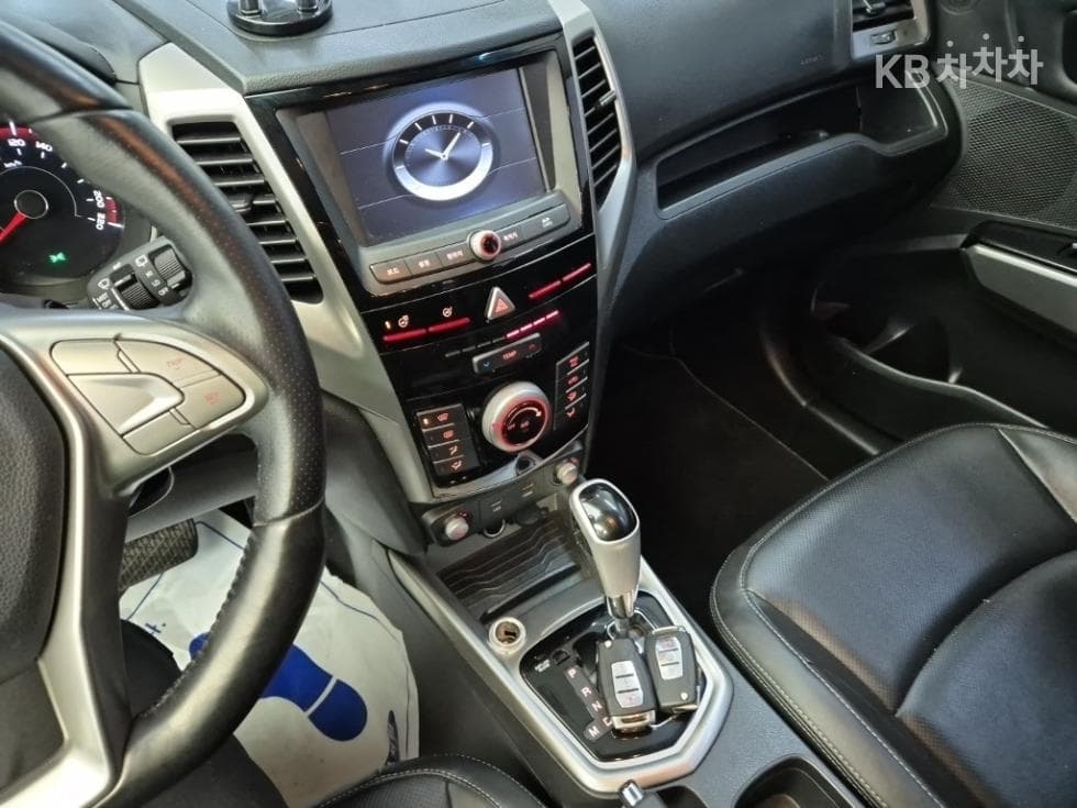 KG Mobility Tivoli 아머1.6 Diesel TX 2WD - 10