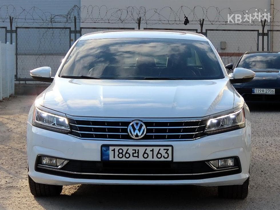 Volkswagen 더НовPassat1.8 Турбонагнетен Стратифициран Инжекция (ВВ) Стандартен