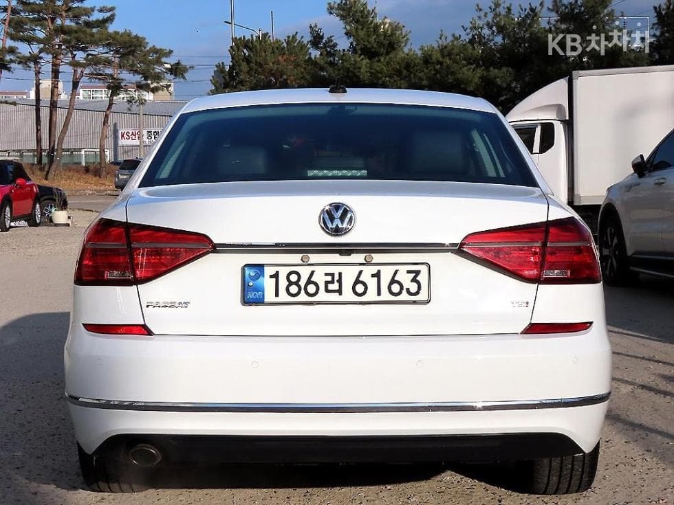 Volkswagen 더НовPassat1.8 Турбонагнетен Стратифициран Инжекция (ВВ) Стандартен - 4