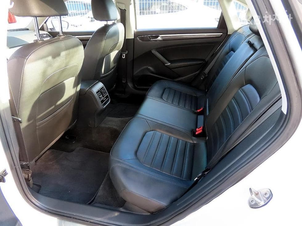 Volkswagen 더НовPassat1.8 Турбонагнетен Стратифициран Инжекция (ВВ) Стандартен - 6