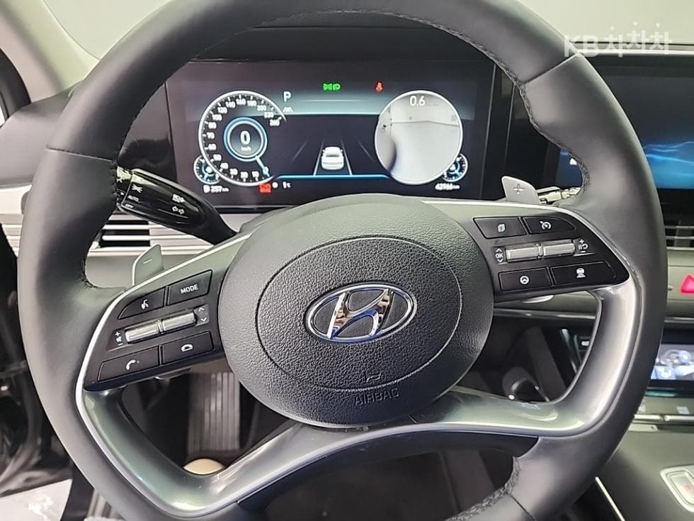 Хюндай The New (фейслифт) Grandeur (Azera)2.5 Le Blanc - 9