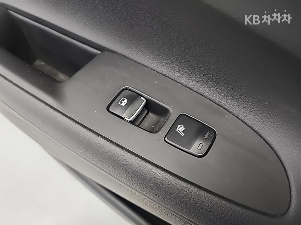 Хюндай The New (фейслифт) Grandeur (Azera)2.5 Le Blanc - 14