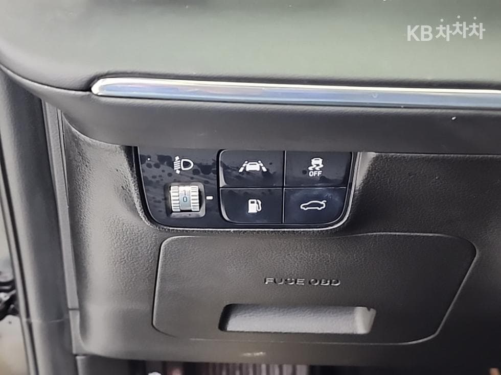 Хюндай The New (фейслифт) Grandeur (Azera)2.5 Le Blanc - 18