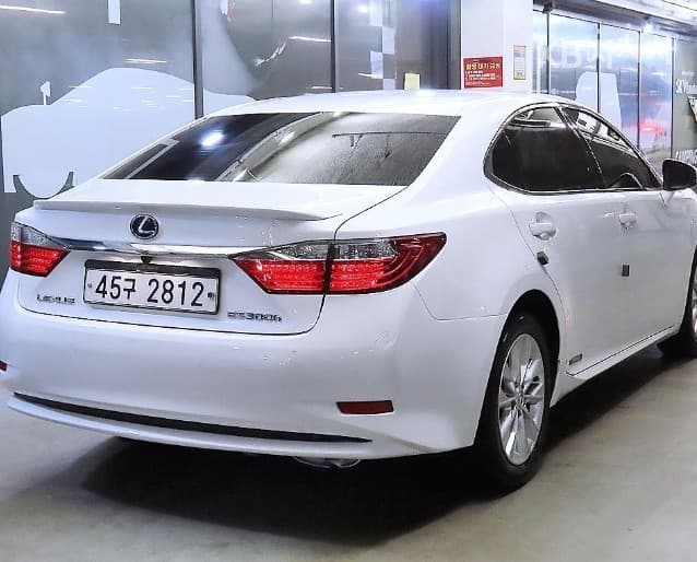 Lexus Нов ES300h Premium - 4