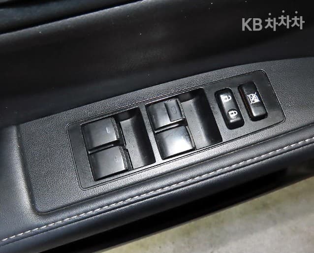 Lexus Нов ES300h Premium - 14