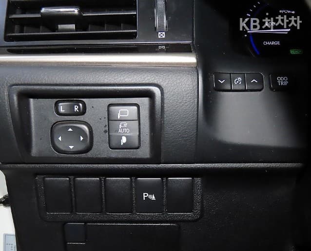 Lexus Нов ES300h Premium - 15