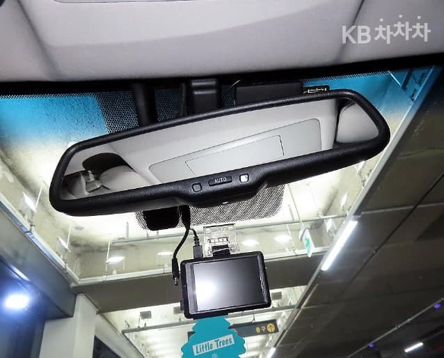 Lexus Нов ES300h Premium - 16