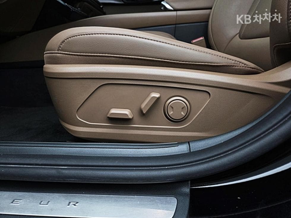 Хюндай Ди Всеново Grandeur (Azera)2.5L бензин 2WD Premium - 15