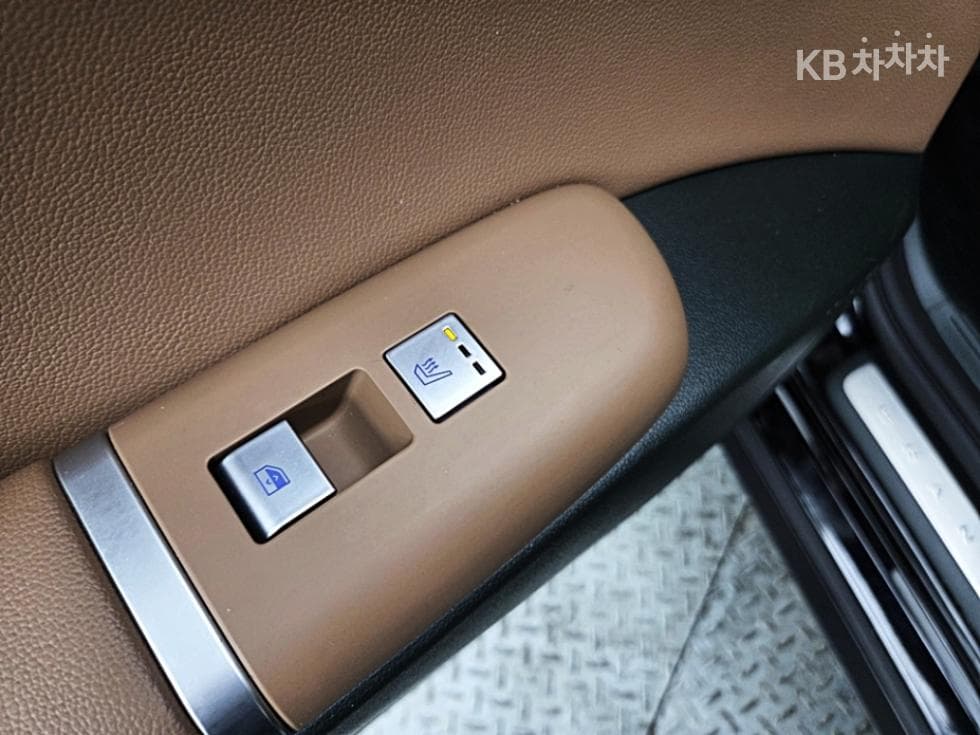 Хюндай Ди Всеново Grandeur (Azera)2.5L бензин 2WD Premium - 22