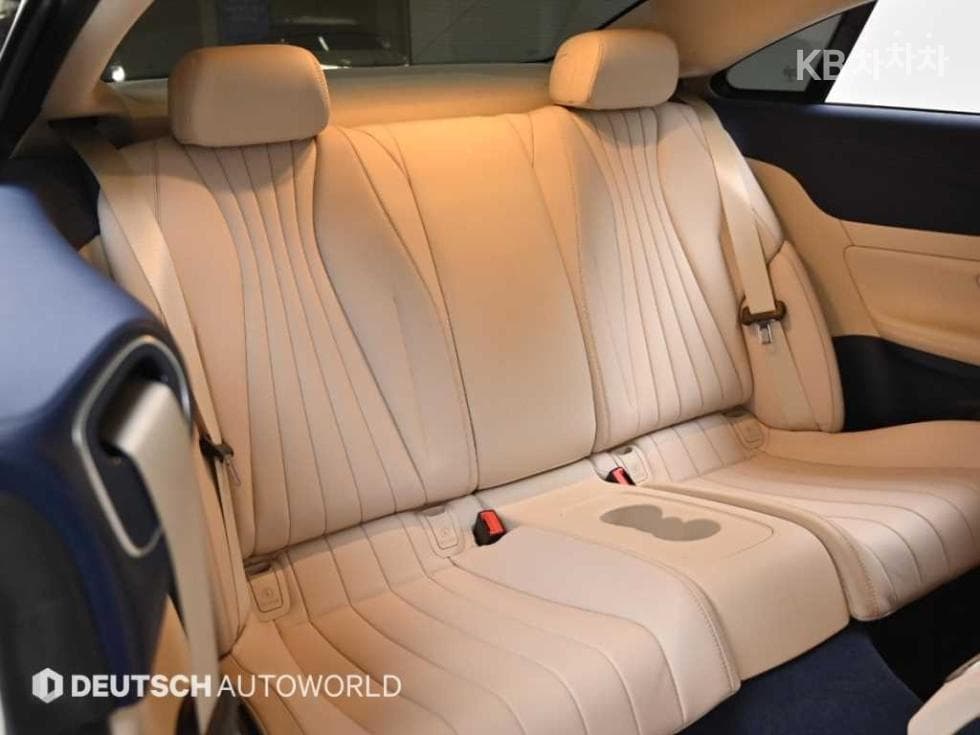 Mercedes-Benz E-Class (W213)E450 4MATIC Coupe Standard - 12