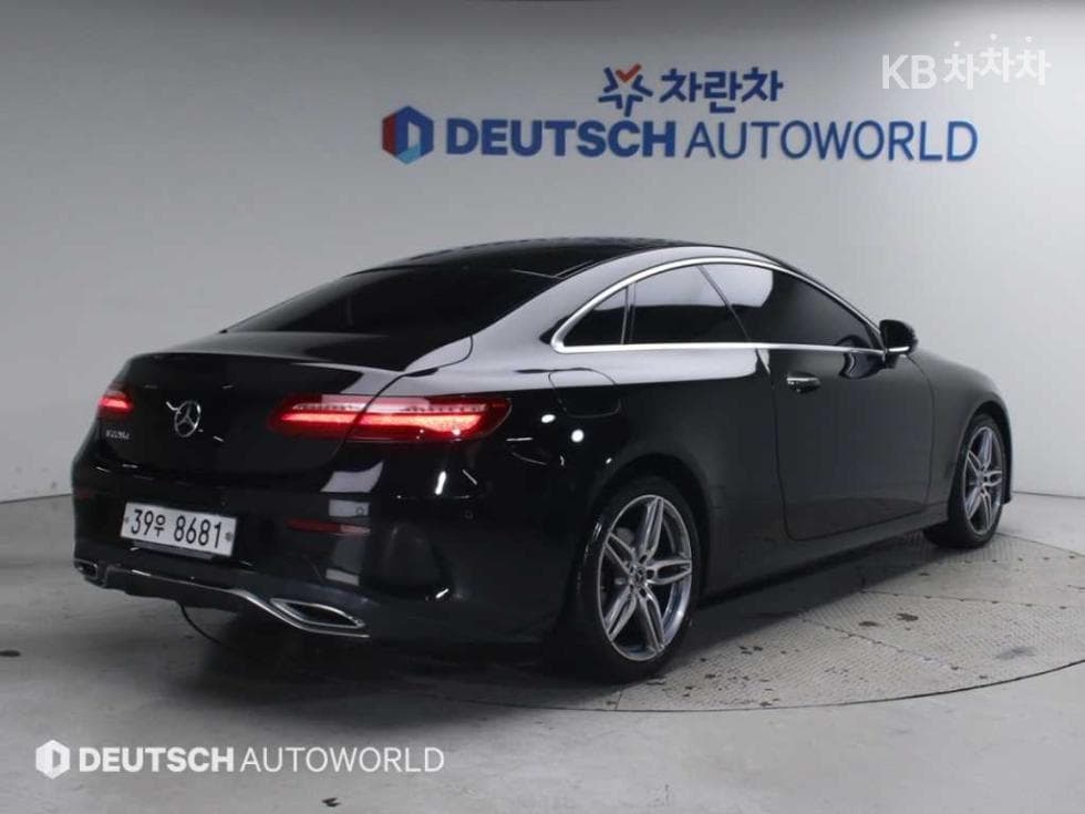 Mercedes-Benz E-Class (W213)E220d COUPE - 2