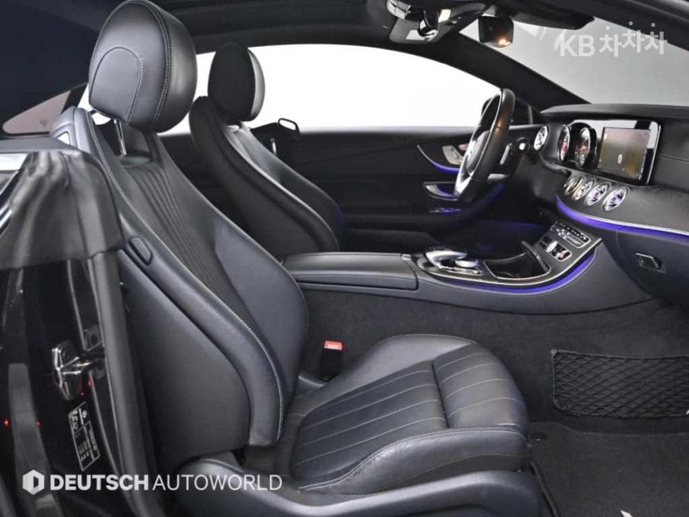 Mercedes-Benz E-Class (W213)E220d COUPE - 10