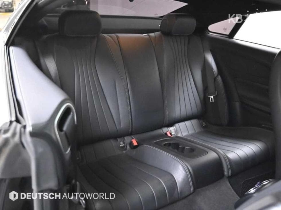 Mercedes-Benz E-Class (W213)E220d COUPE - 12