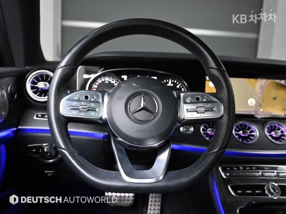 Mercedes-Benz E-Class (W213)E220d COUPE - 13