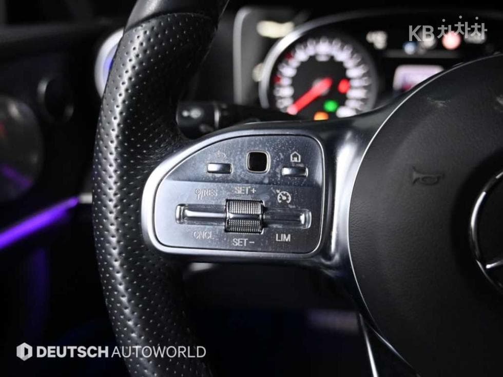 Mercedes-Benz E-Class (W213)E220d COUPE - 16