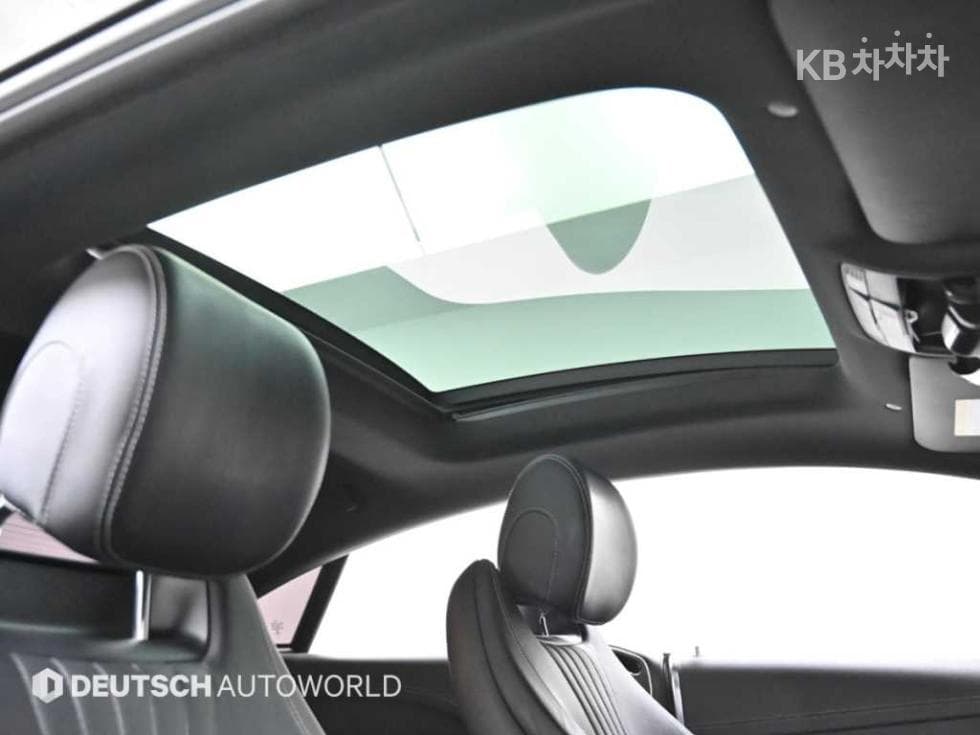 Mercedes-Benz E-Class (W213)E220d COUPE - 19