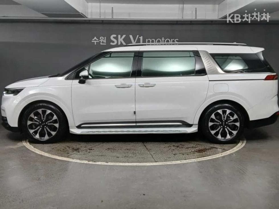 Kia Carnival 4th generationD2.2 7-seater (Limousine) Signature - 2