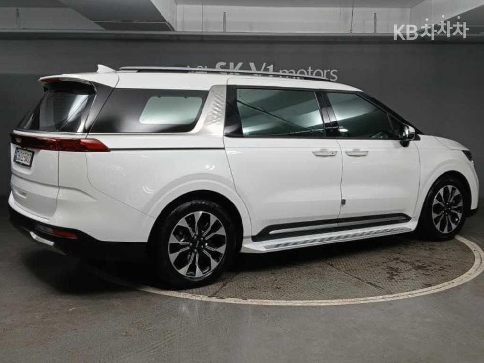 Kia Carnival 4th generationD2.2 7-seater (Limousine) Signature - 4