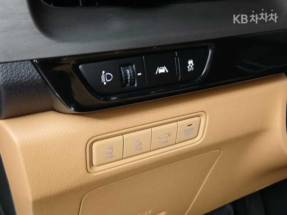 Kia Carnival 4th generationD2.2 7-seater (Limousine) Signature - 10