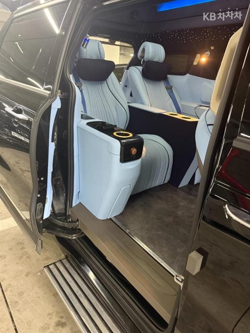 Киа Канивал 4-то поколениеВисок Лимузин (Канивал) G3.5 GDI 9-местен Signature - 13