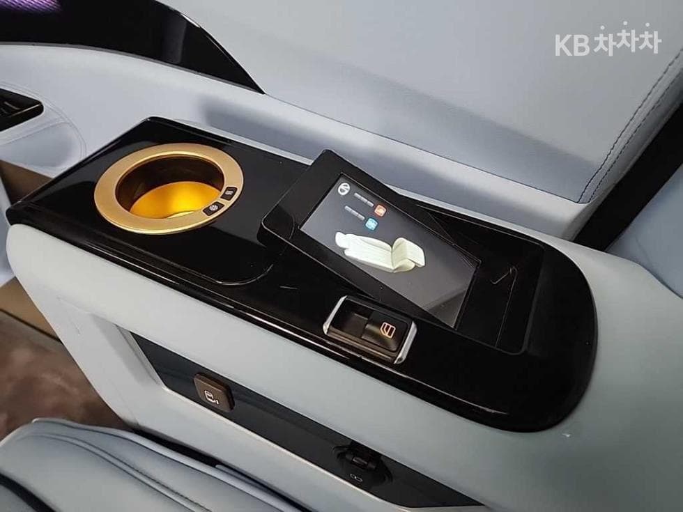 Киа Канивал 4-то поколениеВисок Лимузин (Канивал) G3.5 GDI 9-местен Signature - 15