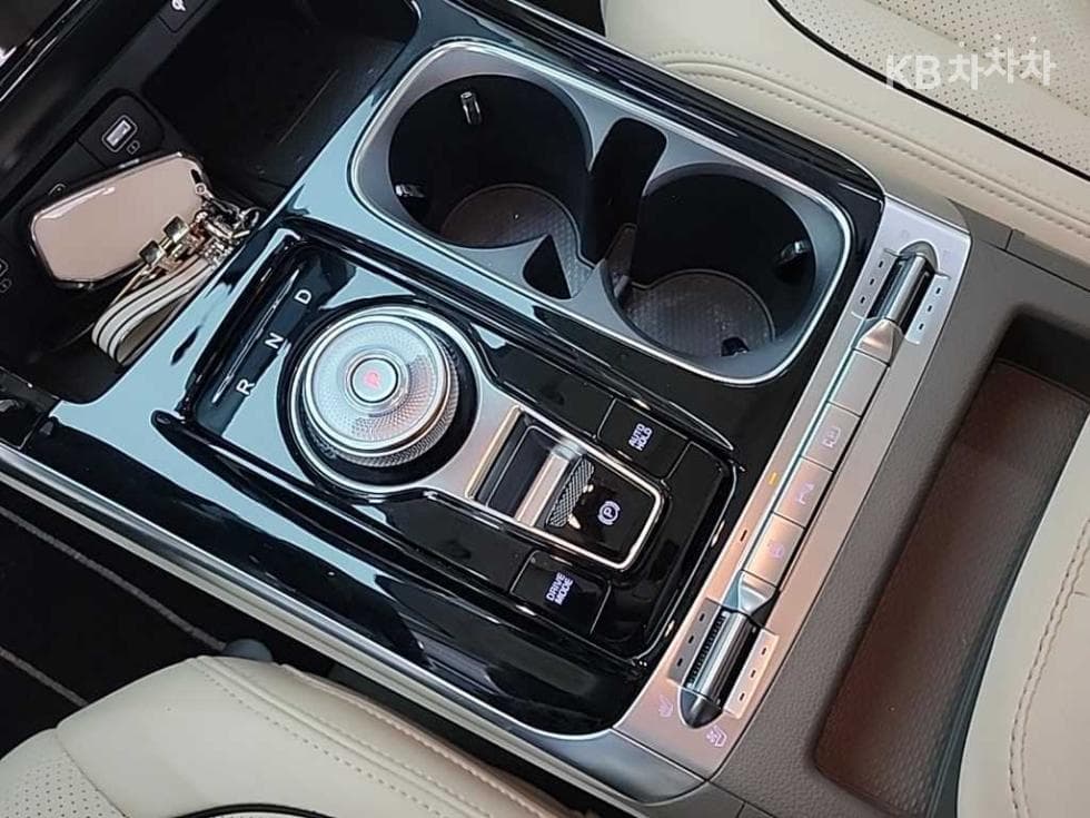 Киа Канивал 4-то поколениеВисок Лимузин (Канивал) G3.5 GDI 9-местен Signature - 8