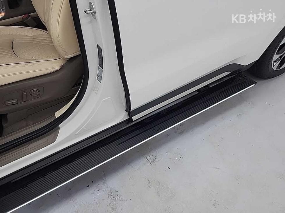 Киа Канивал 4-то поколениеВисок Лимузин (Канивал) G3.5 GDI 9-местен Signature - 14