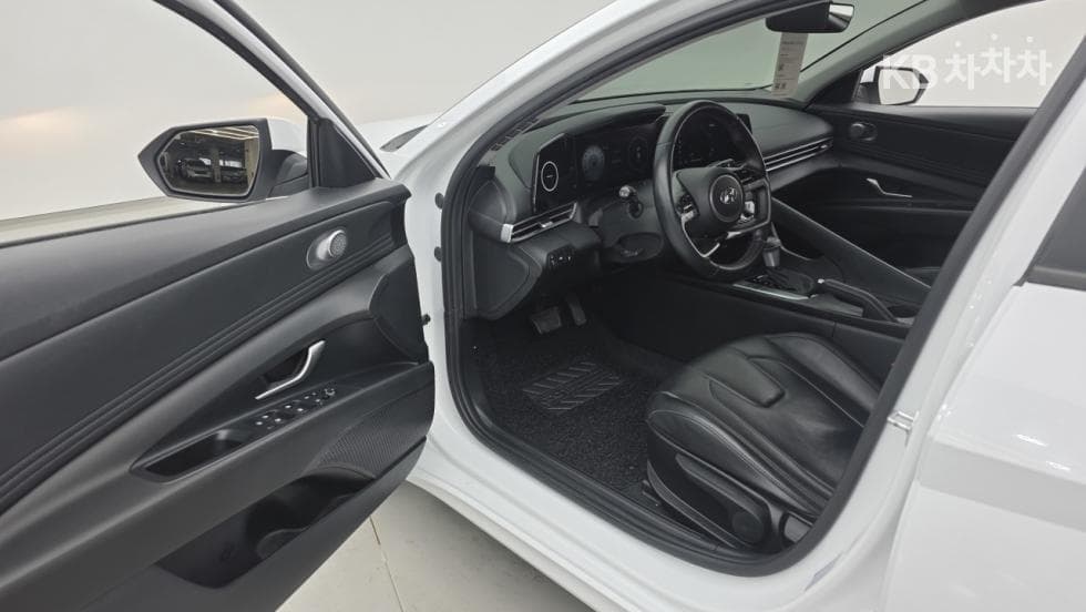 Hyundai All New Avante (Elantra)(CN7)1.6 Gasoline Modern - 15