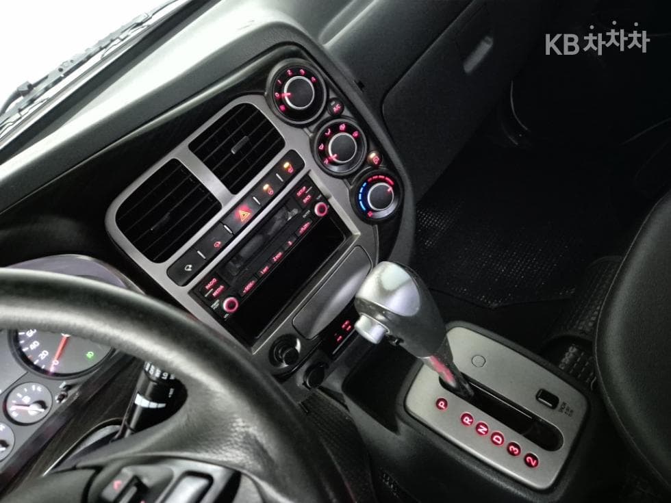 Киа Бонго 3 (лек)1 тон Удължено междуосие Королевска кабина CRDi Лукс - 9