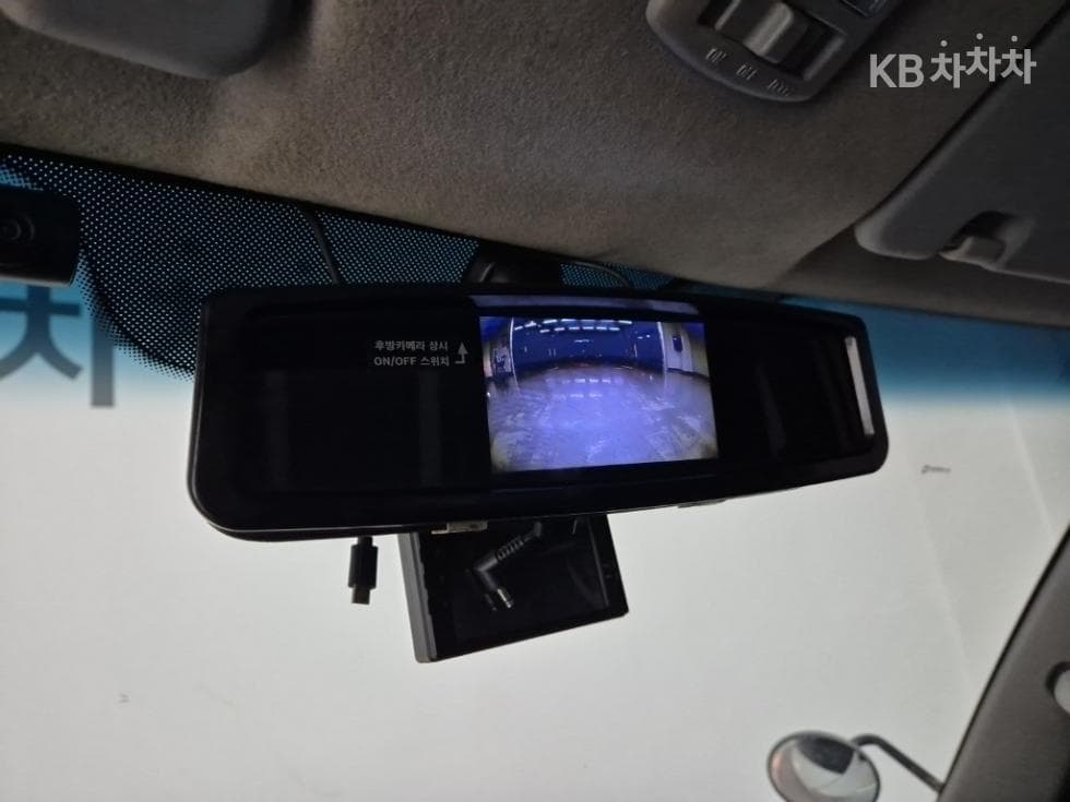 Киа Бонго 3 (лек)1 тон Удължено междуосие Королевска кабина CRDi Лукс - 11