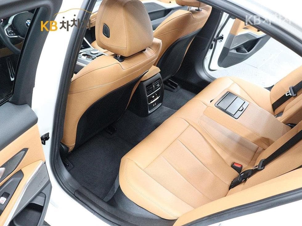 BMW 3 Series (G20)320i M Sport - 16