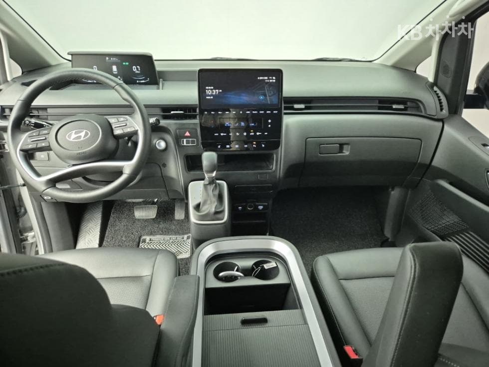 Hyundai Staria Cargo2.2 Cargo 5 Modern - 5